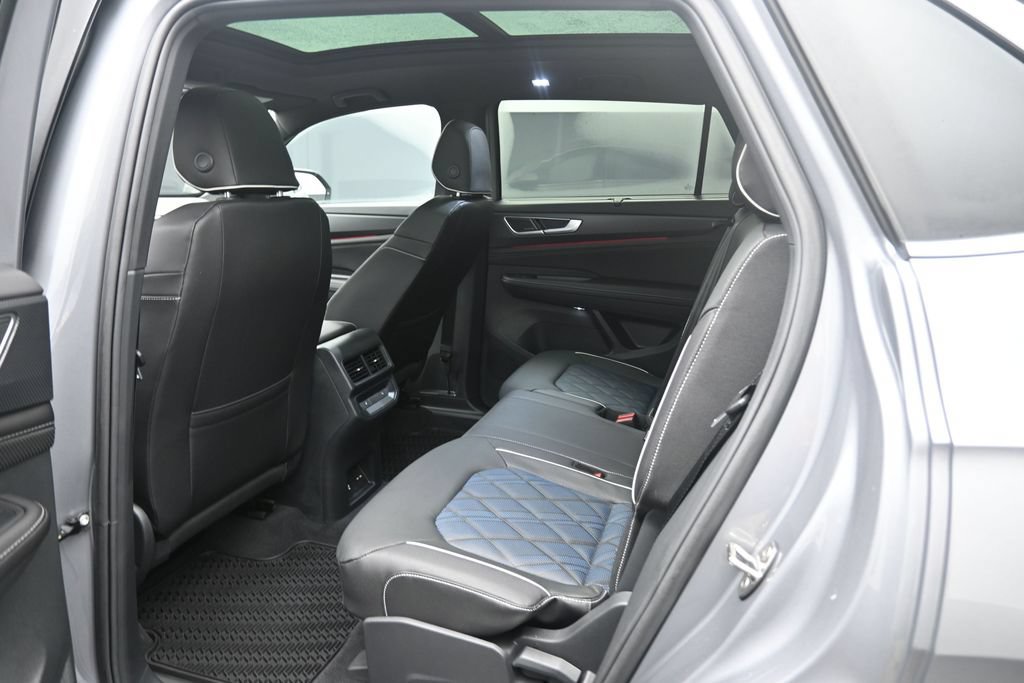 New 2026 Volkswagen Atlas Cross Sport SEL Premium R-Line AWD/4WD image 24