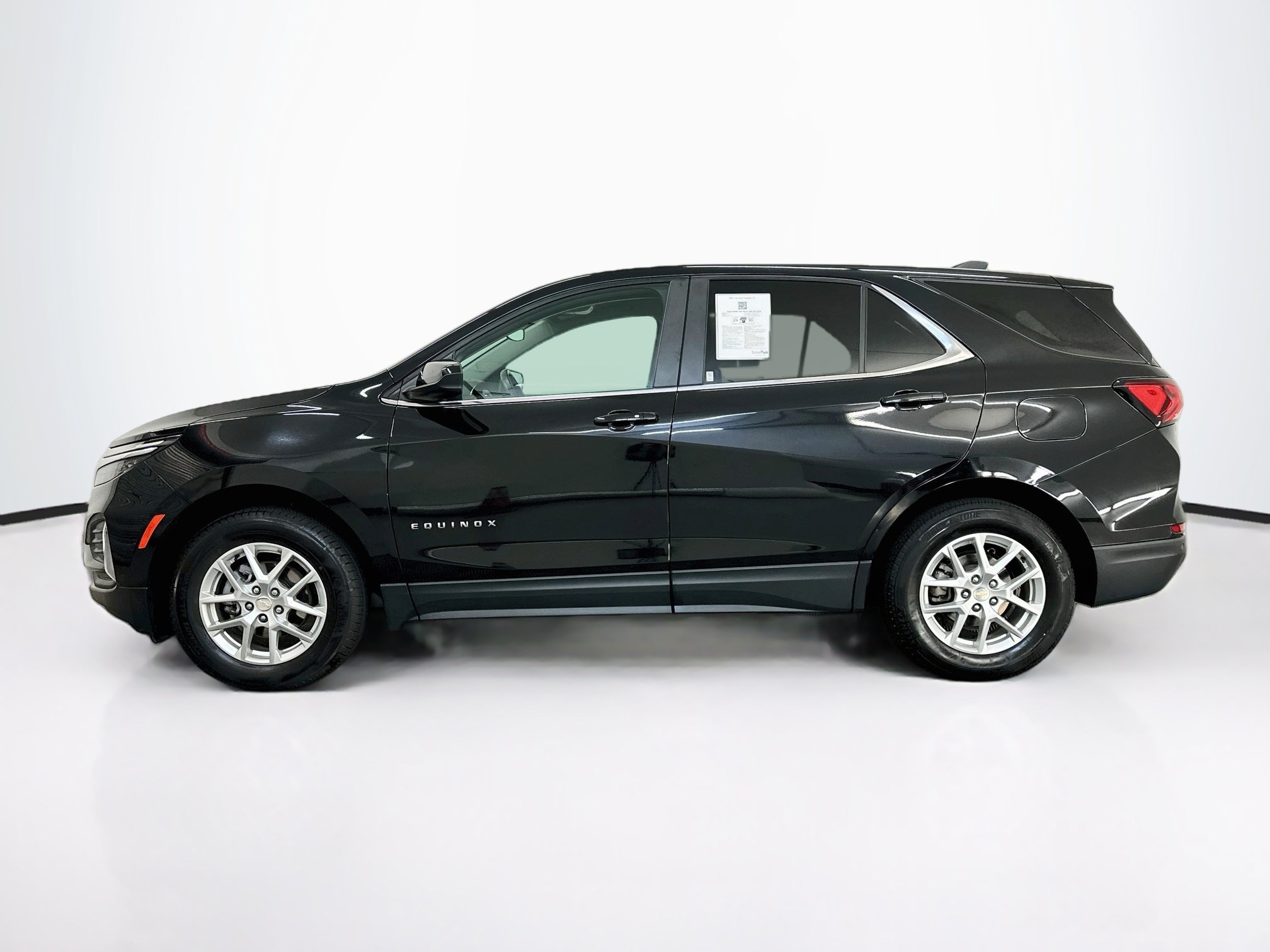 Used 2024 Chevrolet Equinox LT AWD/4WD image 4