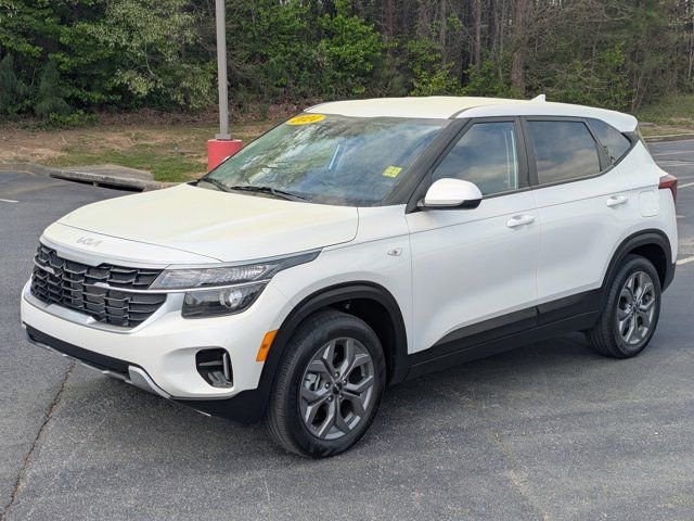 Used 2024 Kia Seltos LX AWD/4WD image 3