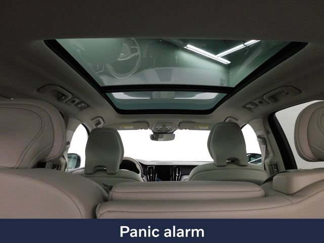 Used 2024 Volvo XC60 B5 Plus w/ Protection Package Premier image 21