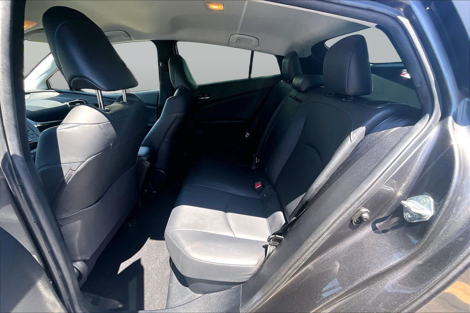 Used 2017 Toyota Prius Three Touring FWD image 19