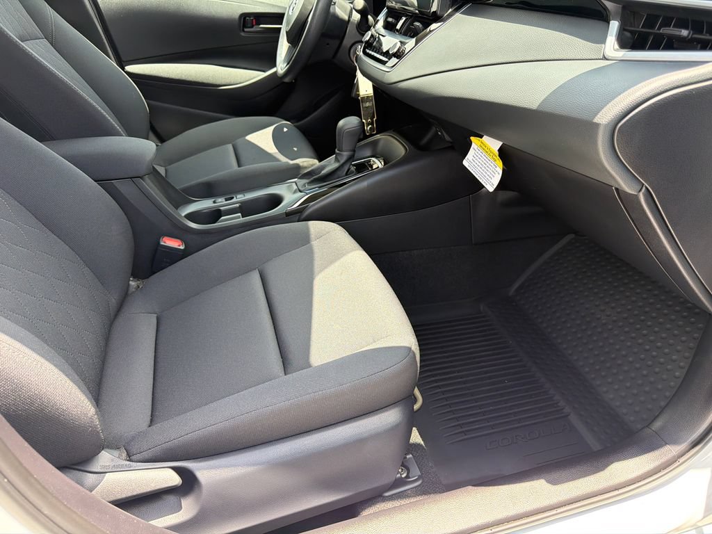 Used 2026 Toyota Corolla LE FWD image 17