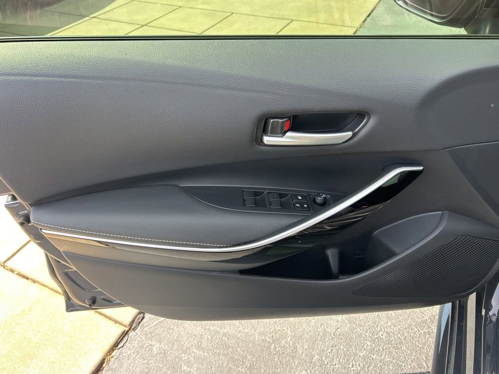 Used 2024 Toyota Corolla XLE image 3
