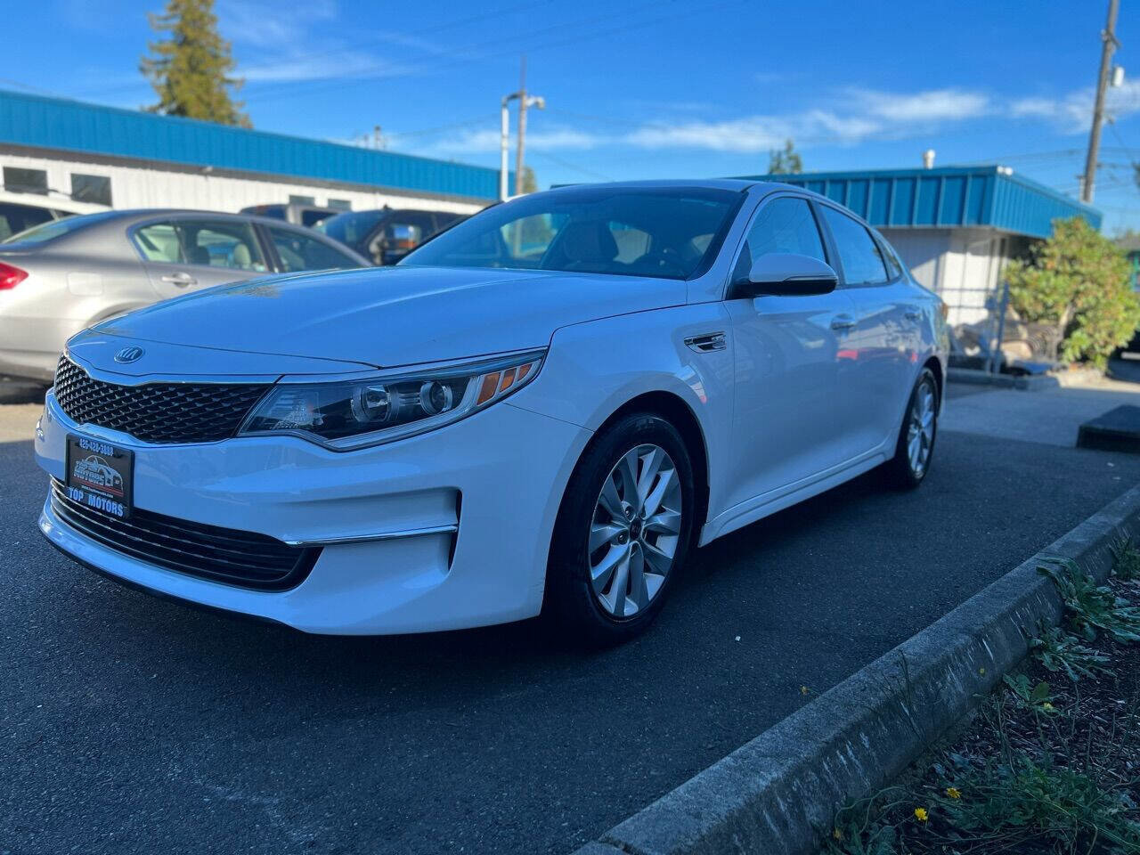 Used 2016 Kia Optima LX w/ Option Group 014 FWD image 8