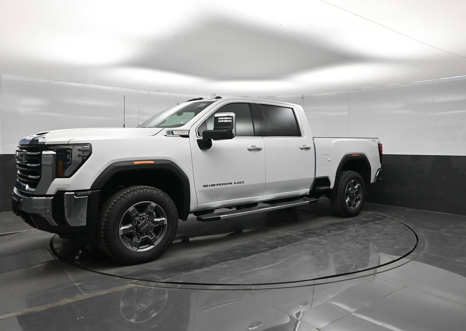 New 2026 GMC Sierra 2500 SLT w/ SLT Premium Package AWD/4WD image 4
