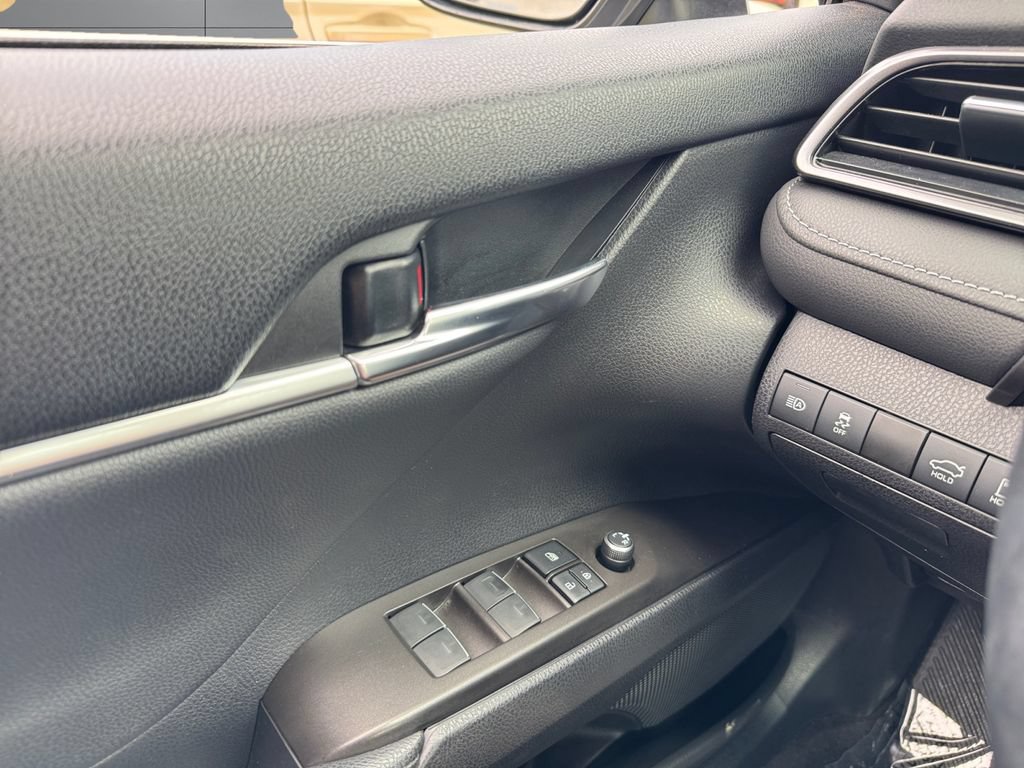 Certified 2022 Toyota Camry XSE FWD image 11