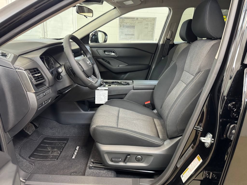 Certified 2026 Nissan Rogue SV AWD/4WD image 11