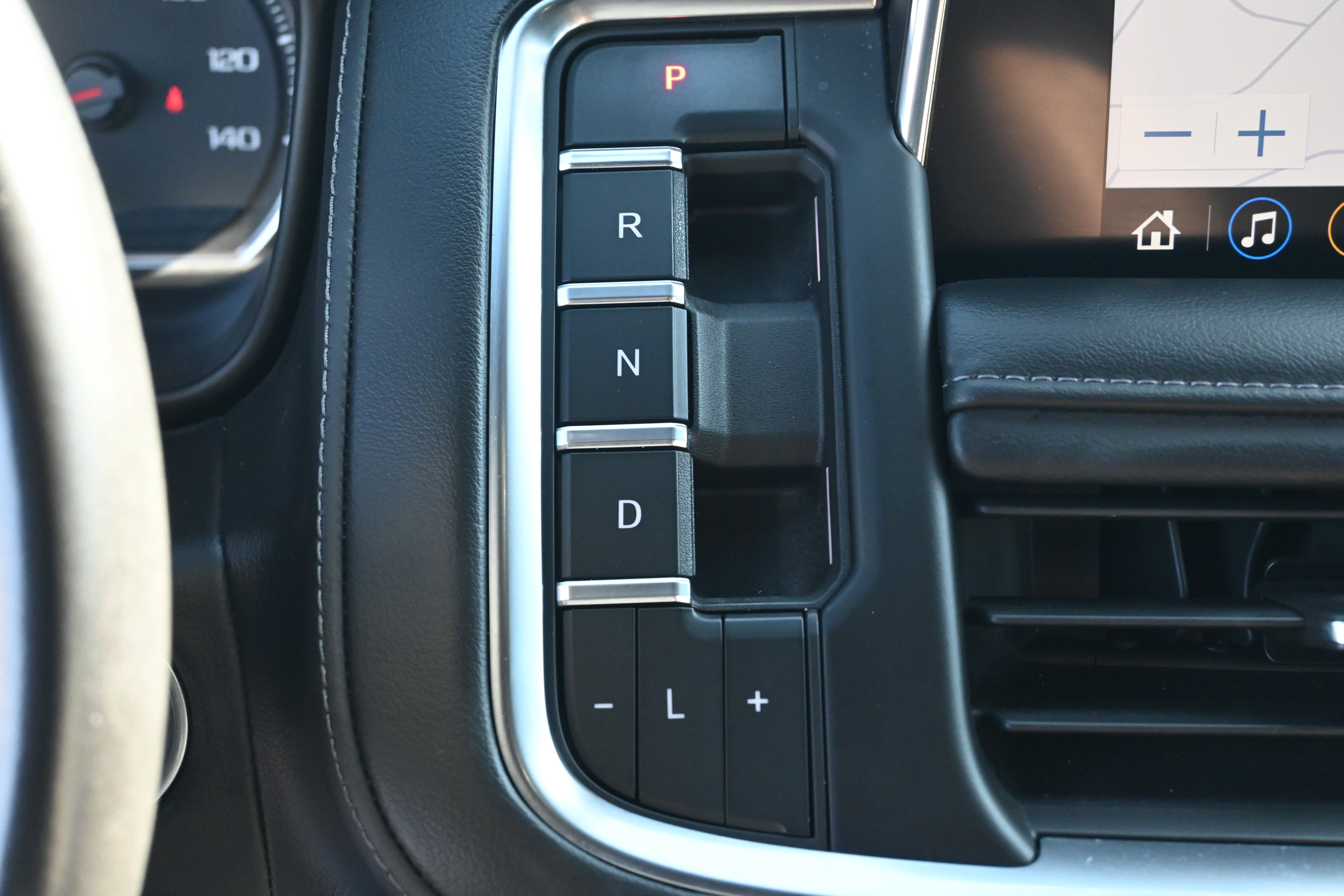 Used 2021 Chevrolet Tahoe Z71 w/ Rear Media and Nav Package image 27