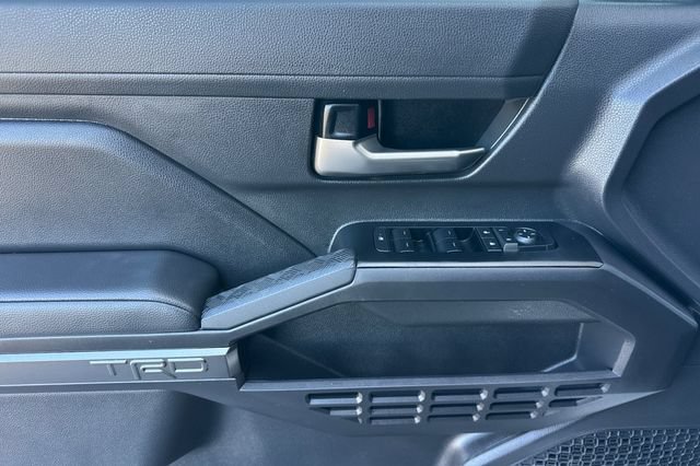 Certified 2025 Toyota Tacoma TRD Off-Road AWD/4WD image 14