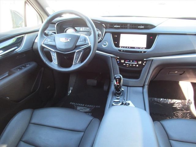 Certified 2025 Cadillac XT5 Premium Luxury image 14