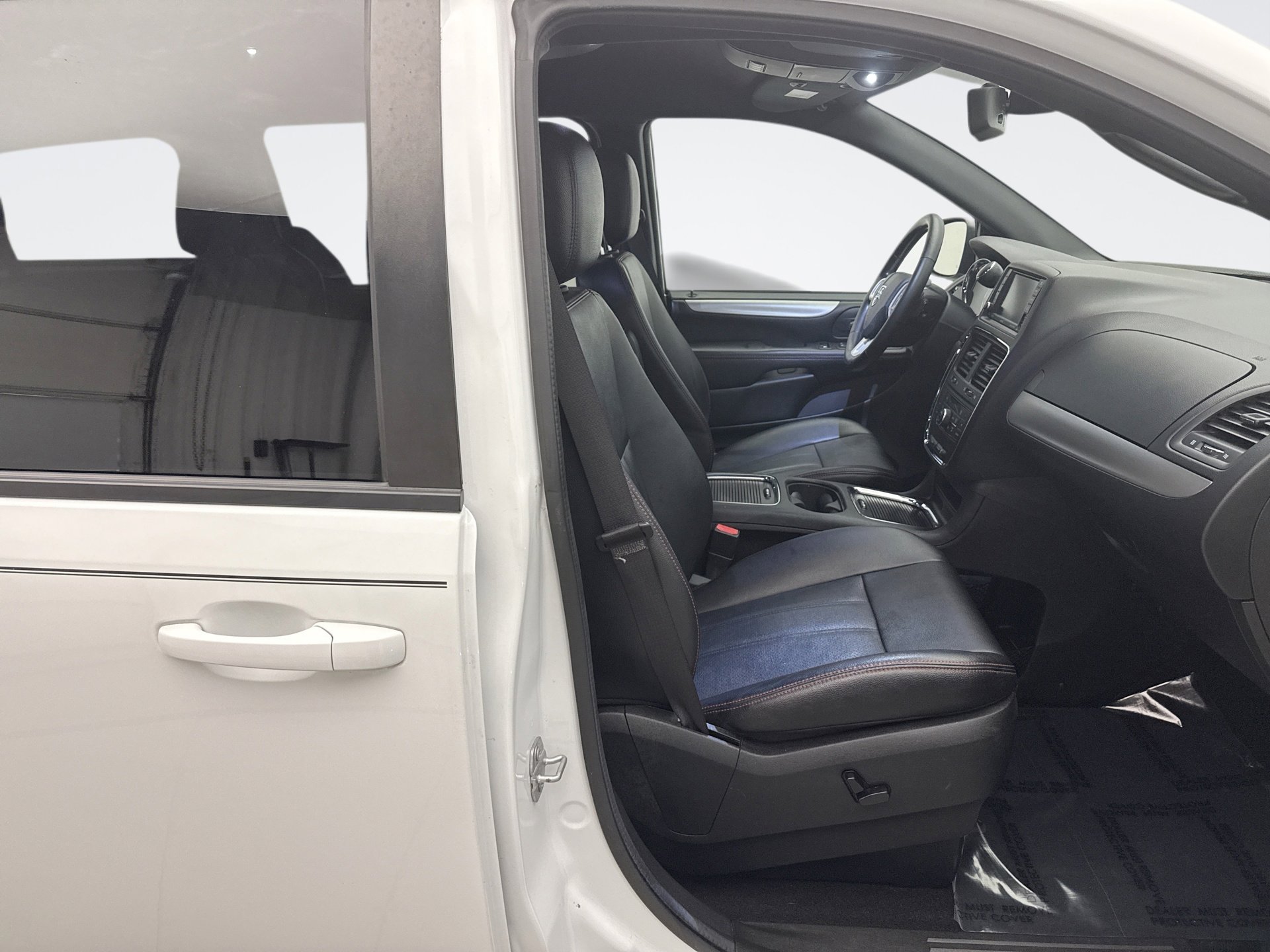 Used 2019 Dodge Grand Caravan GT image 16