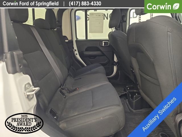 Used 2023 Jeep Gladiator Overland w/ Cold Weather Group image 13