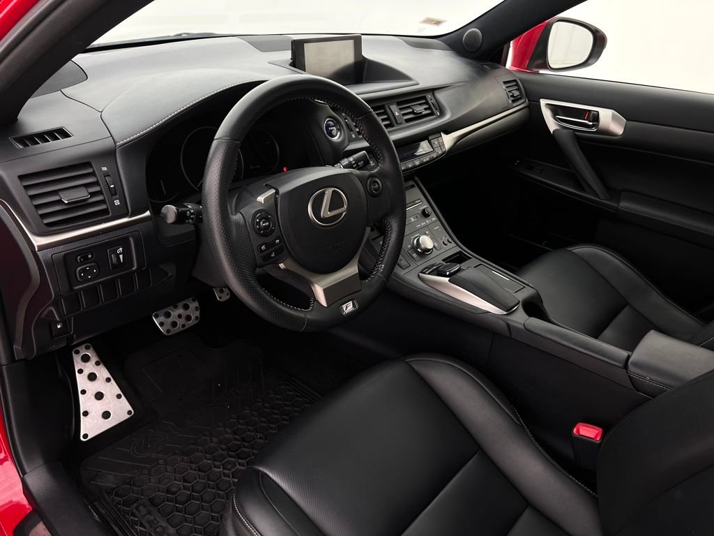 Used 2015 Lexus CT 200h w/ Navigation Package image 12