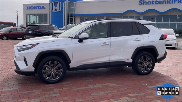 Used 2023 Toyota RAV4 XLE Premium image 6