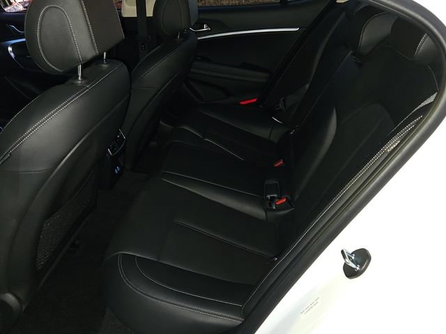 Used 2025 Genesis G70 2.5T image 13