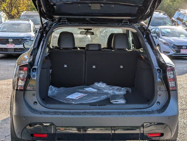 New 2026 Nissan Kicks SR w/ Cold Weather Package AWD/4WD image 10
