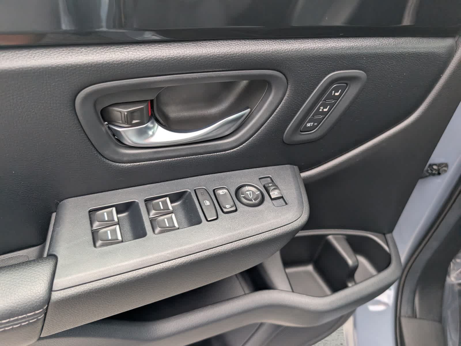 Used 2024 Honda Pilot Touring image 23
