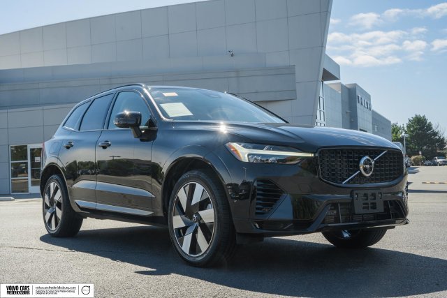 Used 2024 Volvo XC60 T8 Plus w/ Protection Package Premier