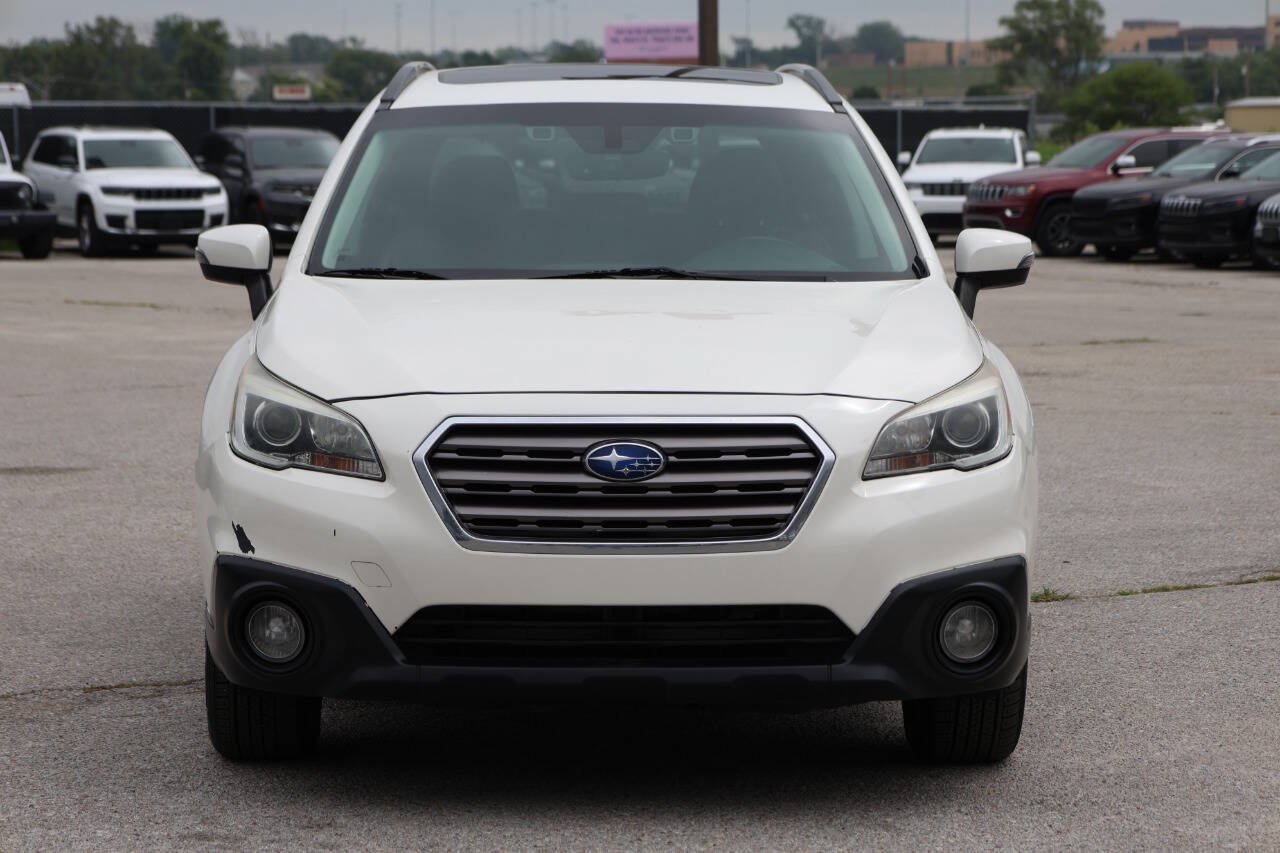 Used 2017 Subaru Outback 3.6R Touring AWD/4WD image 5