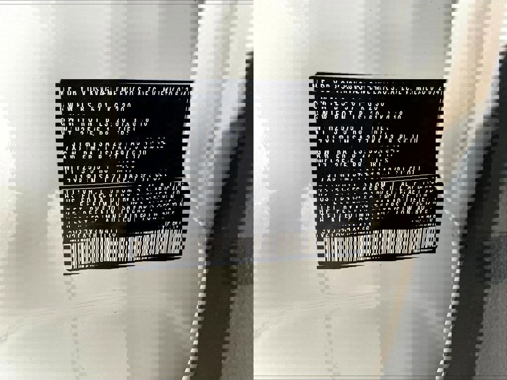 Used 2024 Volkswagen Tiguan SE image 34