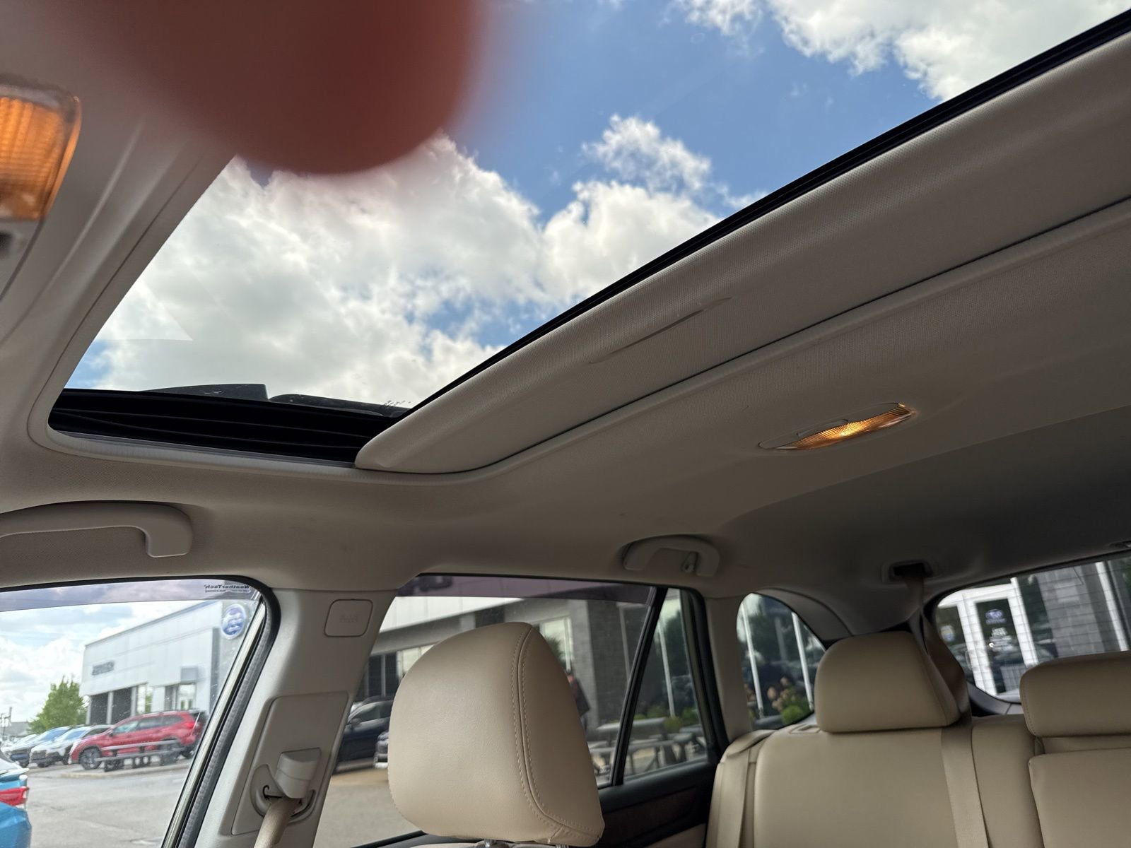 Used 2016 Subaru Outback 2.5i Limited AWD/4WD image 9