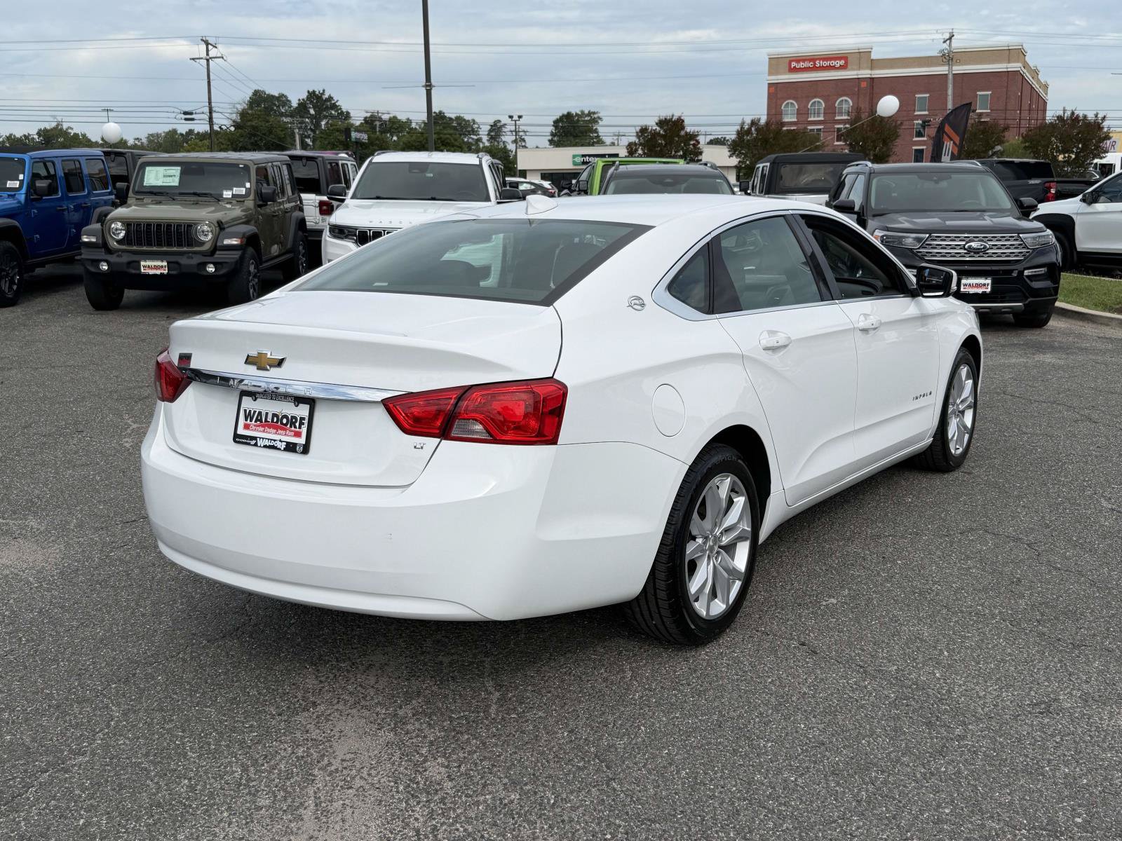 Used 2019 Chevrolet Impala LT FWD image 2