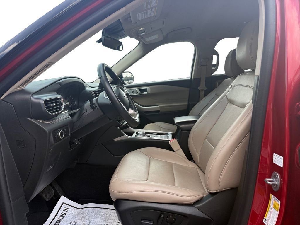 Used 2023 Ford Explorer Limited image 9