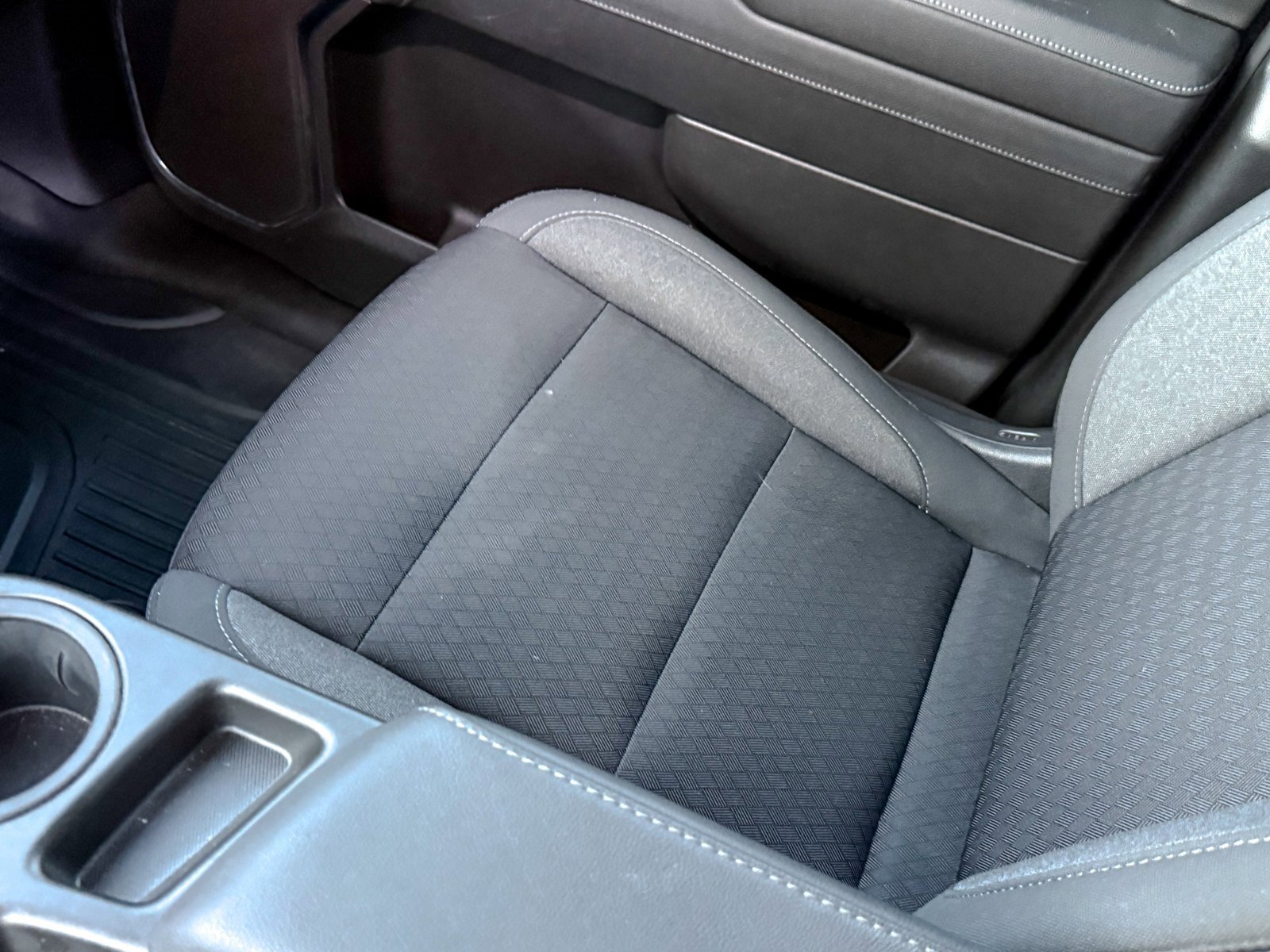 Used 2023 Chevrolet Silverado 1500 LT image 34