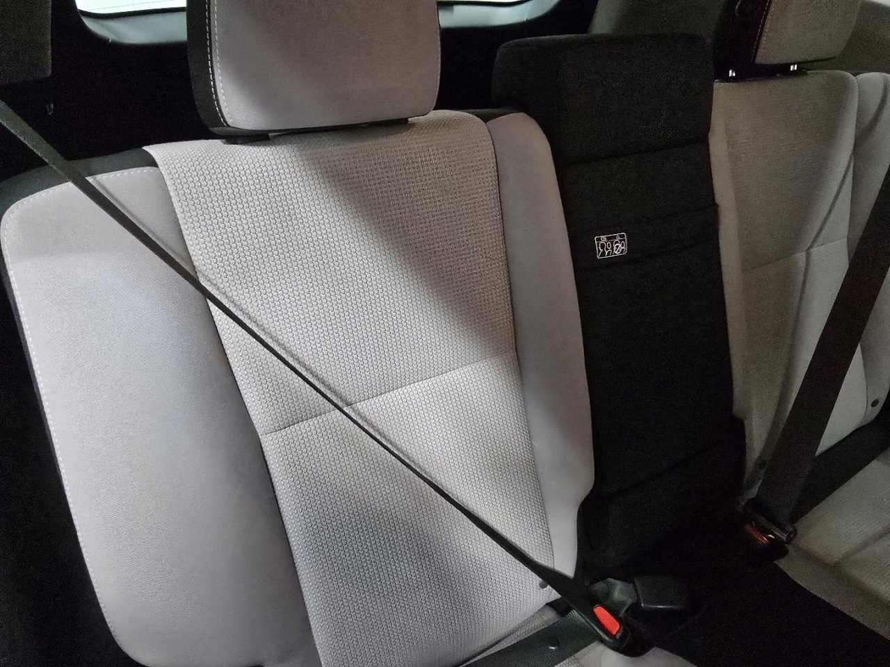 Used 2018 Toyota RAV4 XLE image 21