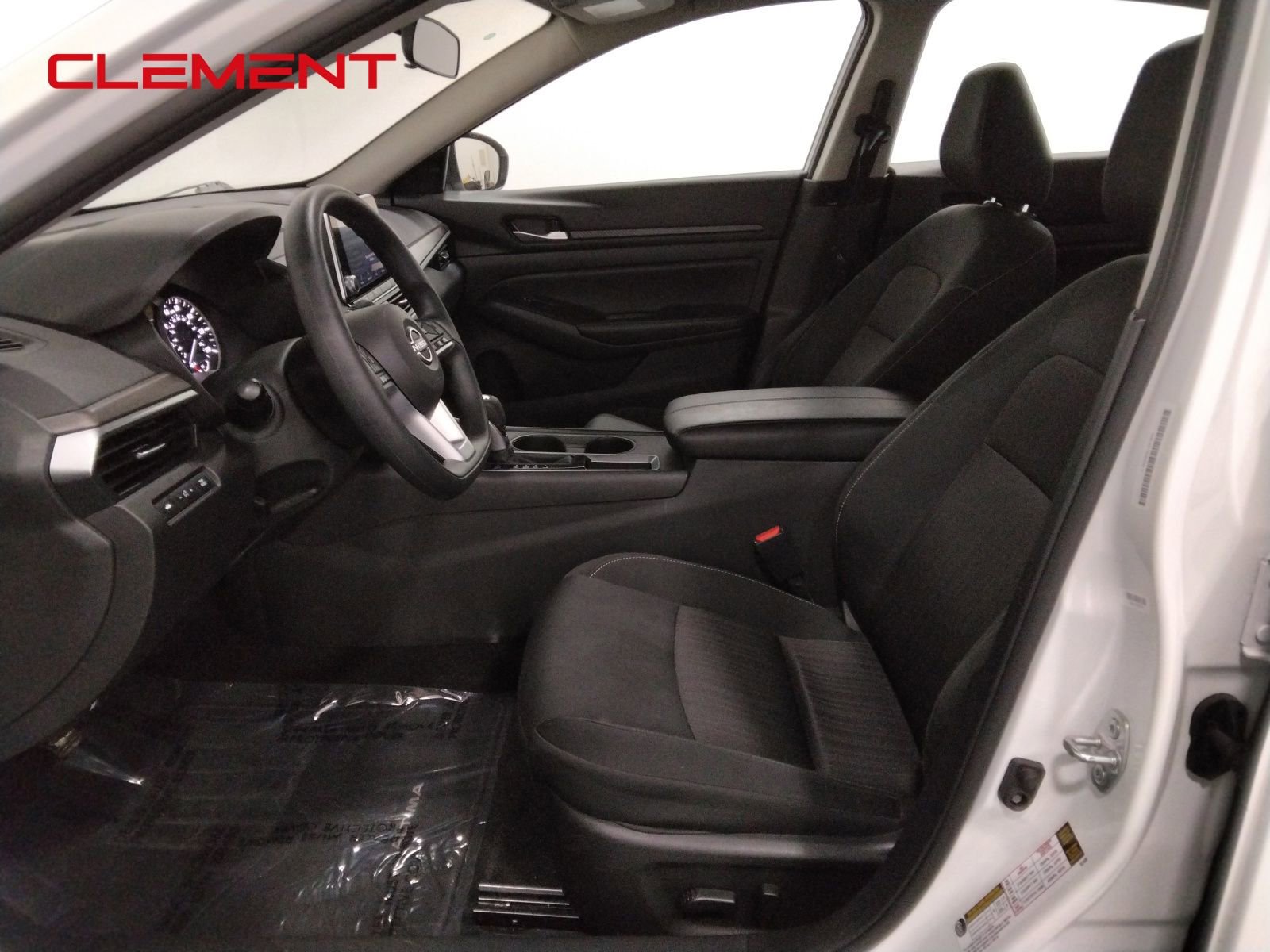 Used 2025 Nissan Altima 2.5 SV FWD image 26