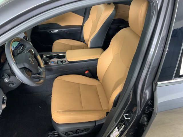 Used 2025 Lexus RX 350 350h Premium Plus w/ Convenience Package image 32