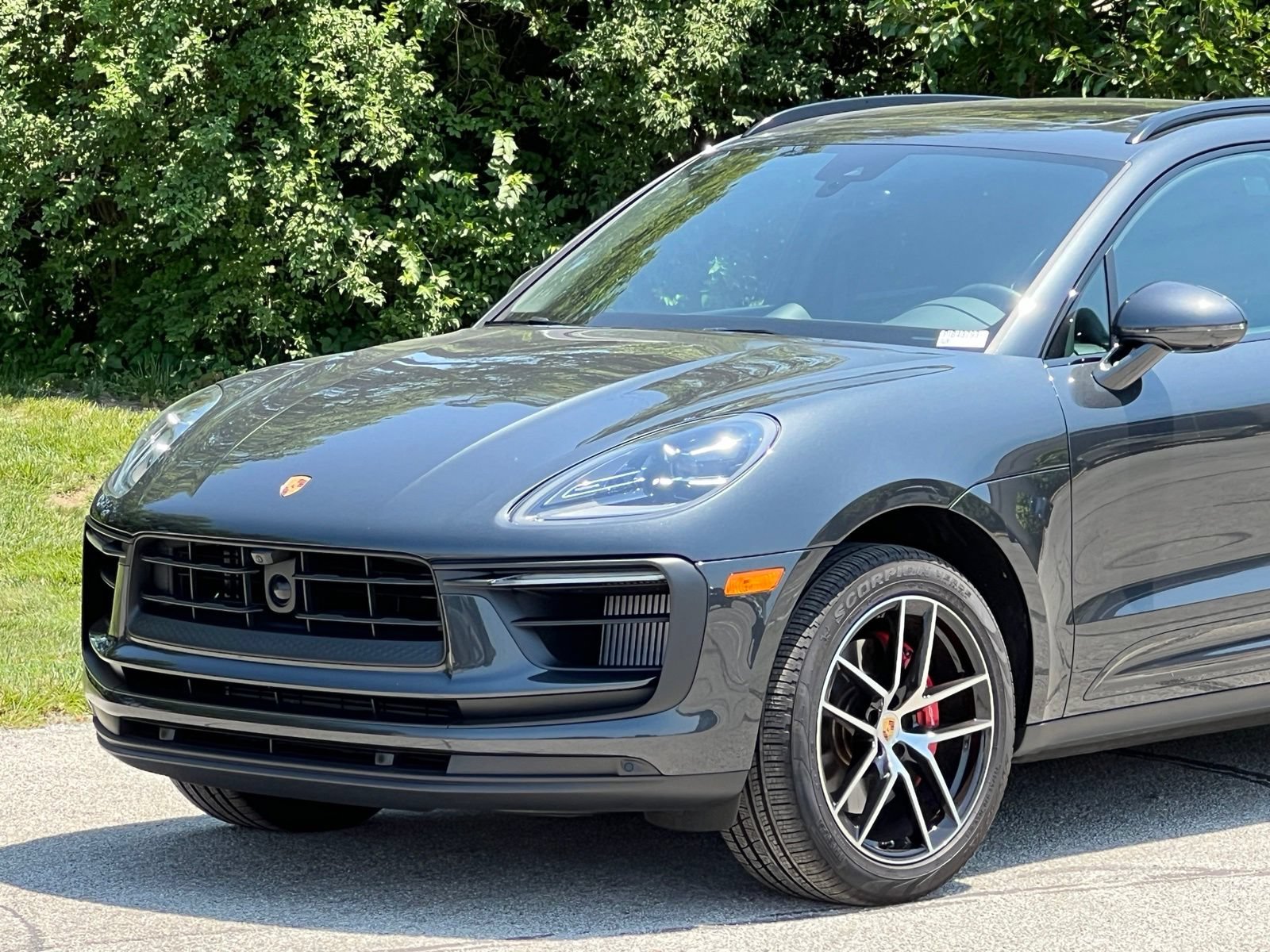 Certified 2025 Porsche Macan S AWD/4WD image 11