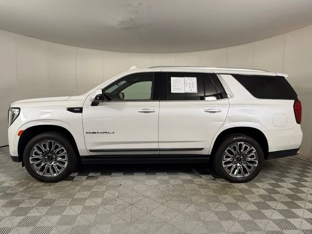 Used 2023 GMC Yukon Denali Ultimate AWD/4WD image 3