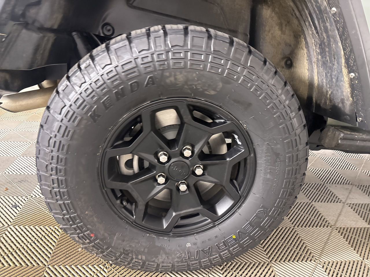 Used 2023 Jeep Wrangler Unlimited Rubicon 4xe AWD/4WD image 28