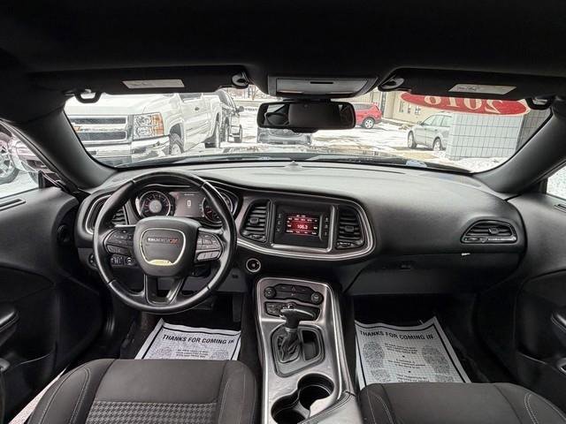Used 2016 Dodge Challenger SXT image 26