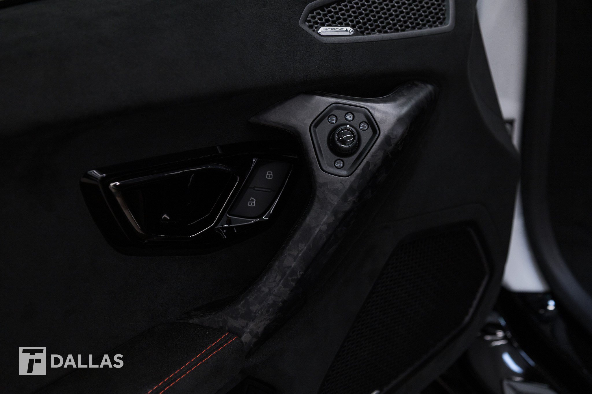 Used 2018 Lamborghini Huracan Performante AWD/4WD image 23