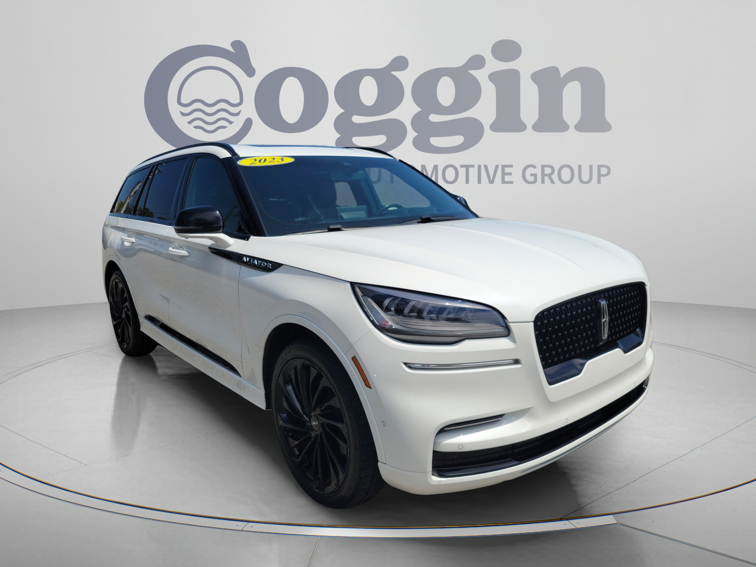 Used 2023 Lincoln Aviator Reserve w/ Equipment Group 201A RWD image 4