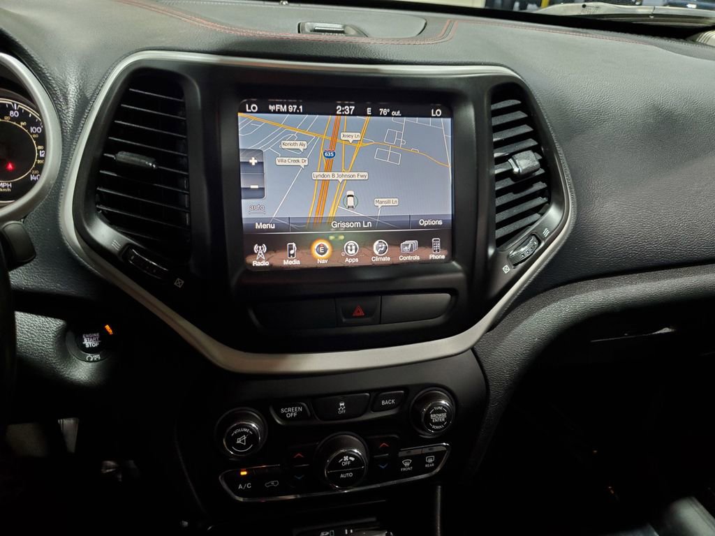 Used 2015 Jeep Cherokee Trailhawk w/ Comfort/Convenience Group image 31