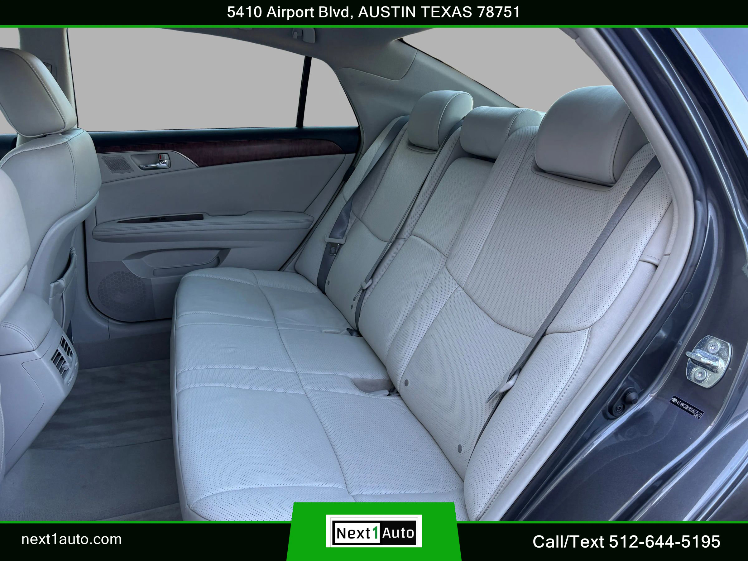 Used 2012 Toyota Avalon Limited image 29