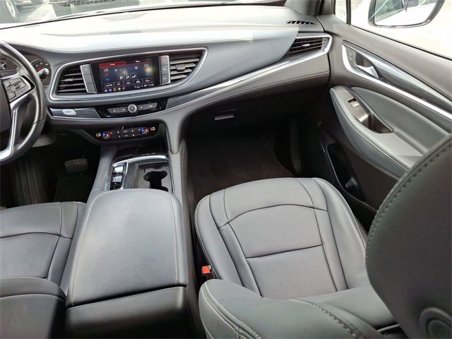 Used 2023 Buick Enclave Essence image 16