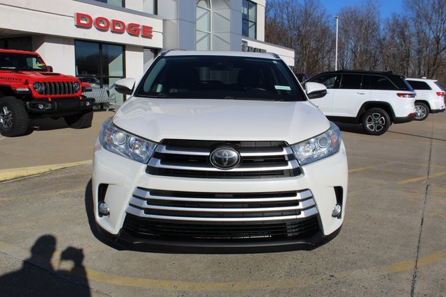 Used 2018 Toyota Highlander SE image 6