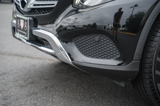 Used 2019 Mercedes-Benz GLC 350e 4MATIC w/ Premium Package image 14