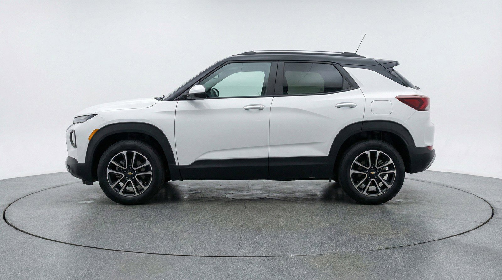 Used 2025 Chevrolet TrailBlazer LT image 5