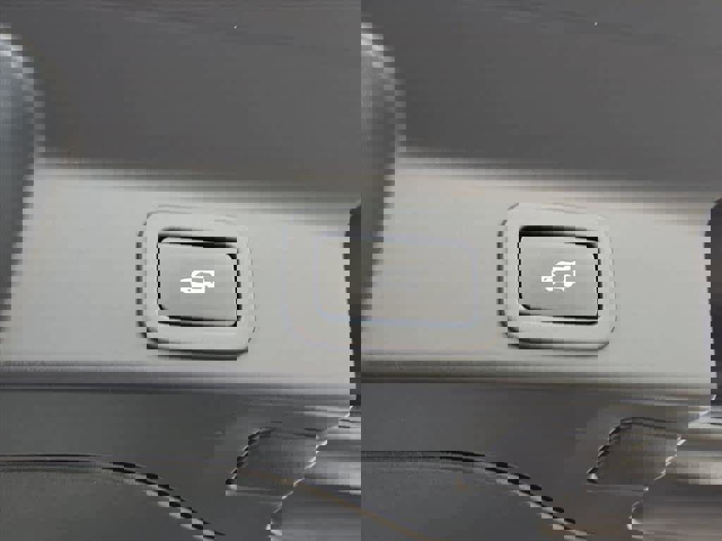 Used 2020 Jaguar F-PACE Checkered Flag image 6