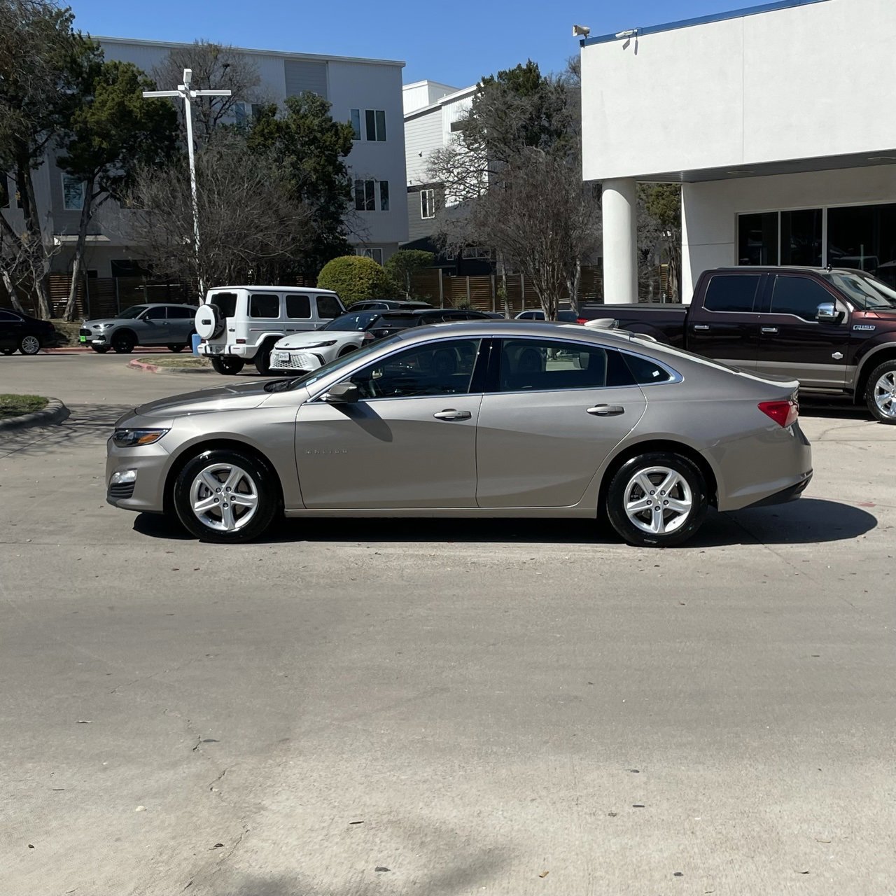 Used 2024 Chevrolet Malibu LT image 3