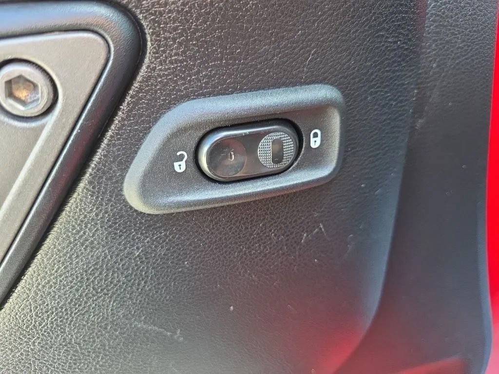 Used 2016 Jeep Wrangler Unlimited Sport AWD/4WD image 12