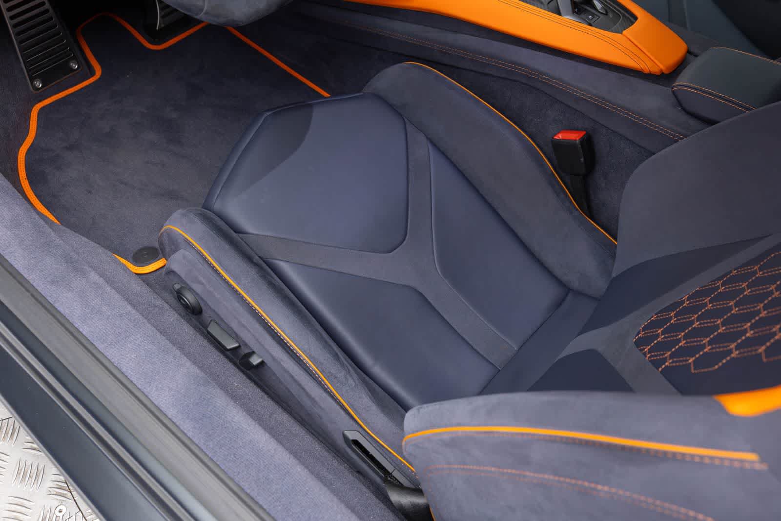 Used 2024 Lamborghini Revuelto AWD/4WD image 24