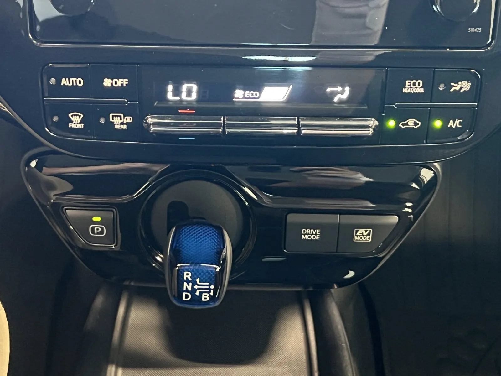 Used 2019 Toyota Prius LE FWD image 45