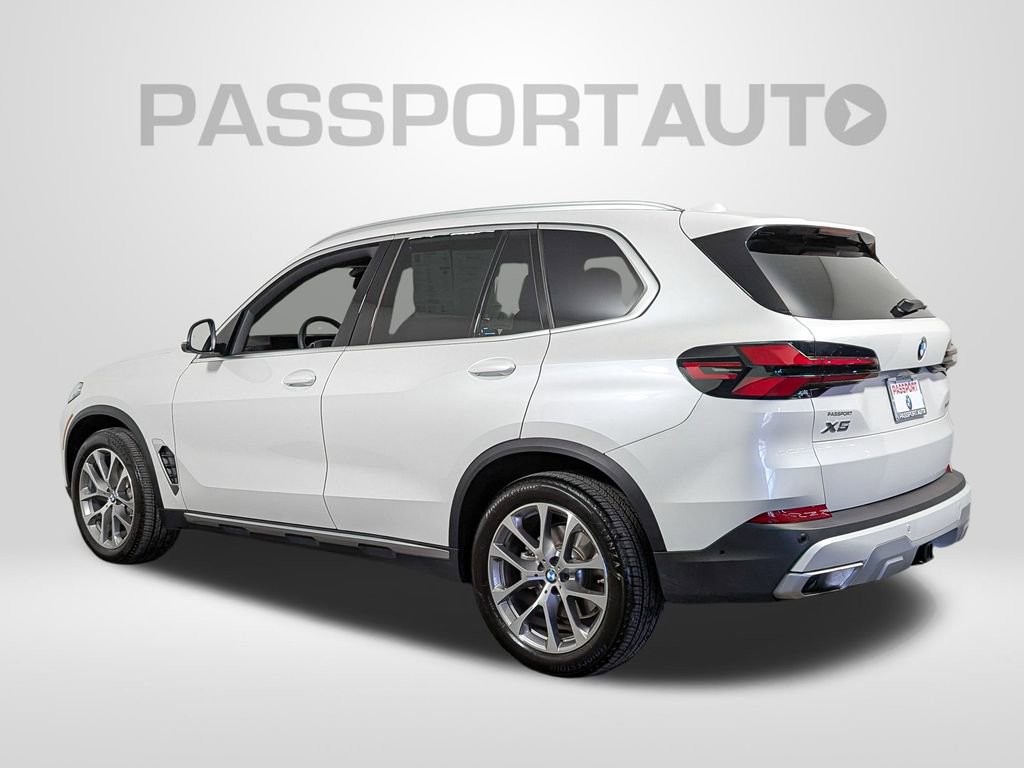 Used 2025 BMW X5 xDrive40i w/ Premium Package image 3