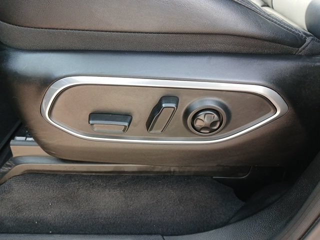 Used 2024 Jeep Wagoneer L Series II w/ Flexible Seating Group AWD/4WD image 35